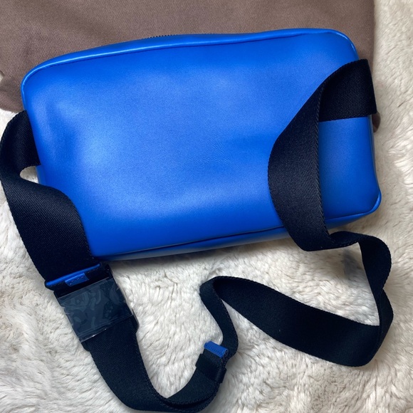 Bottega Veneta Vibrant Blue Belt Bag - Picture 12 of 12